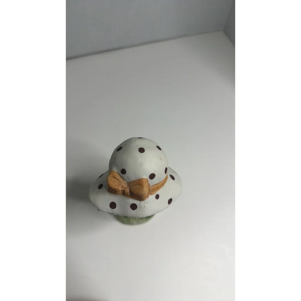 Vintage Girl‎ With Kitten Figurine Polka Dot Hat Ceramic Collectible